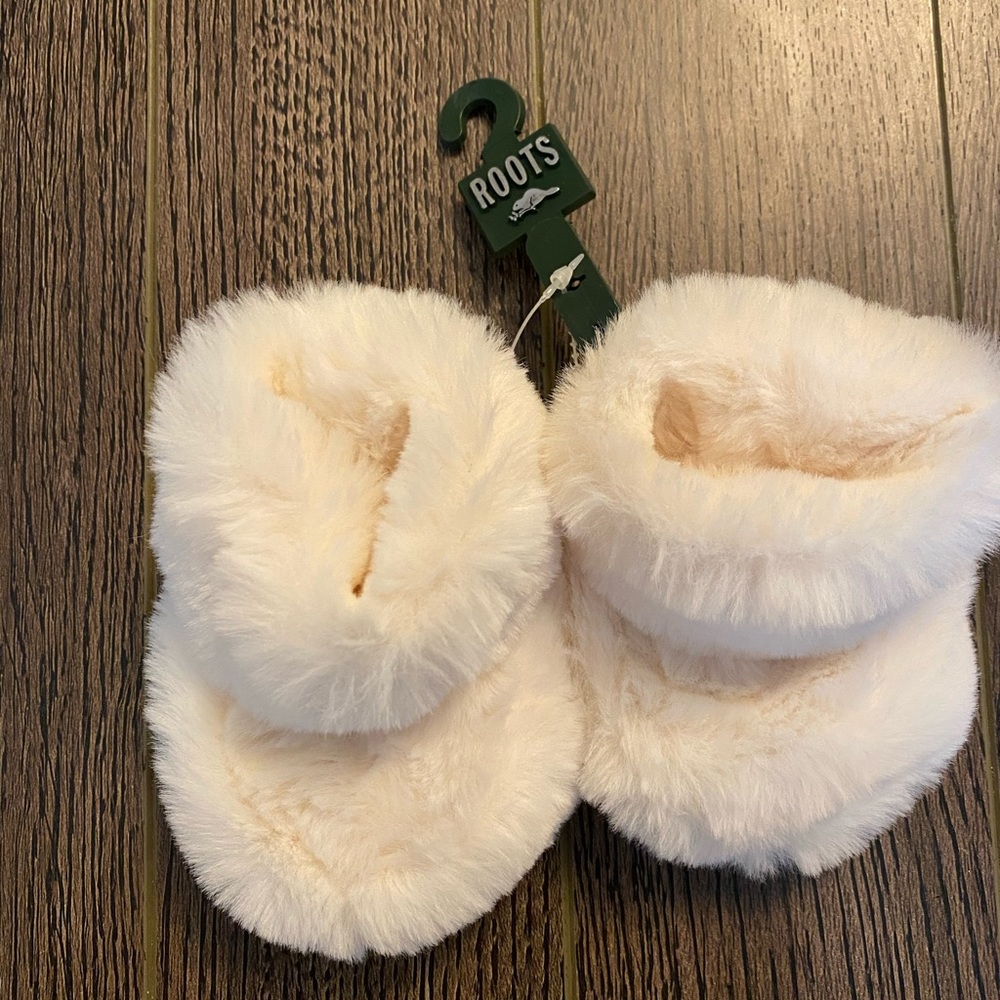 Brand New With Tags Roots Baby Booties